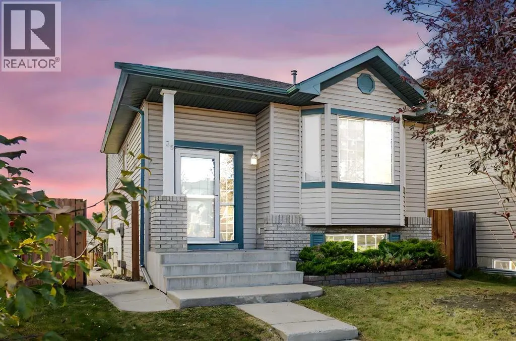 39 Saddlemont Manor NE