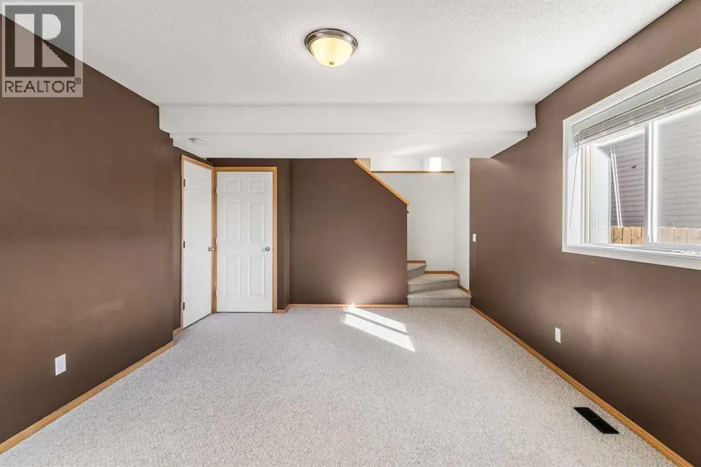 39 Saddlemont Manor NE