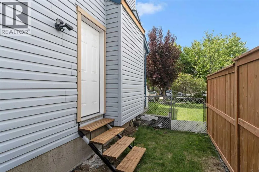 135 West Lakeview Passage