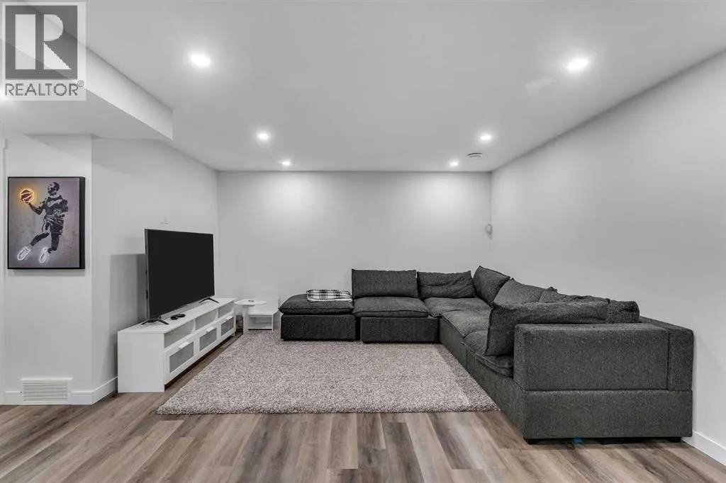 39 Savanna Way NE