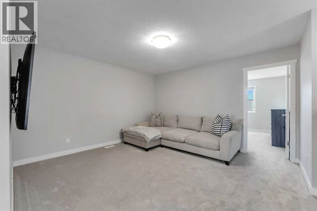 39 Savanna Way NE