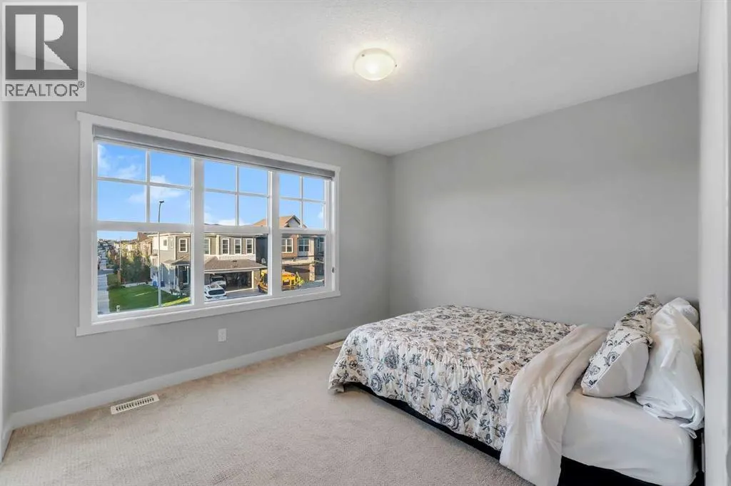 39 Savanna Way NE