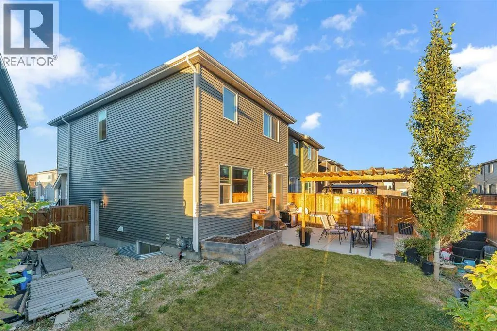 39 Savanna Way NE