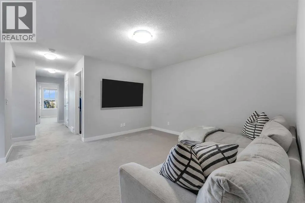 39 Savanna Way NE