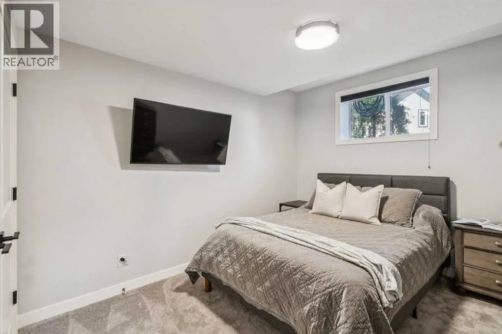 424 Montclair Place