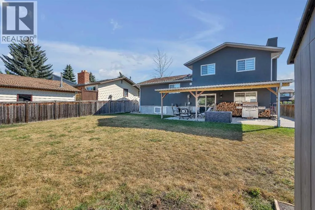 351 Templevale Place NE