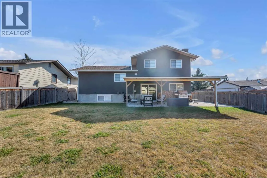351 Templevale Place NE