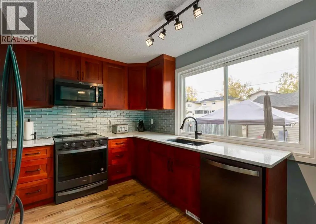 115 Berwick Way NW