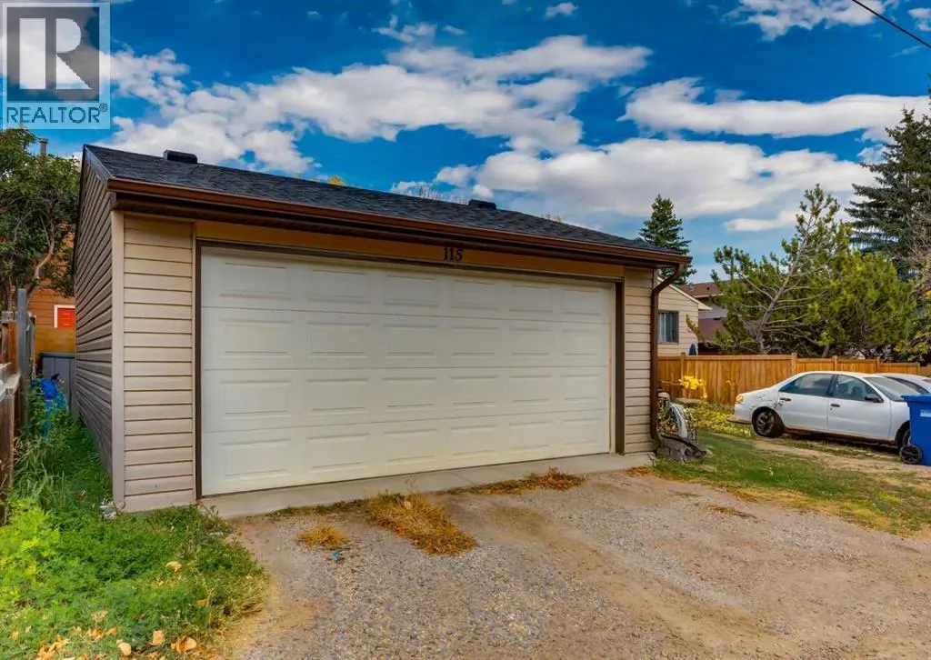 115 Berwick Way NW