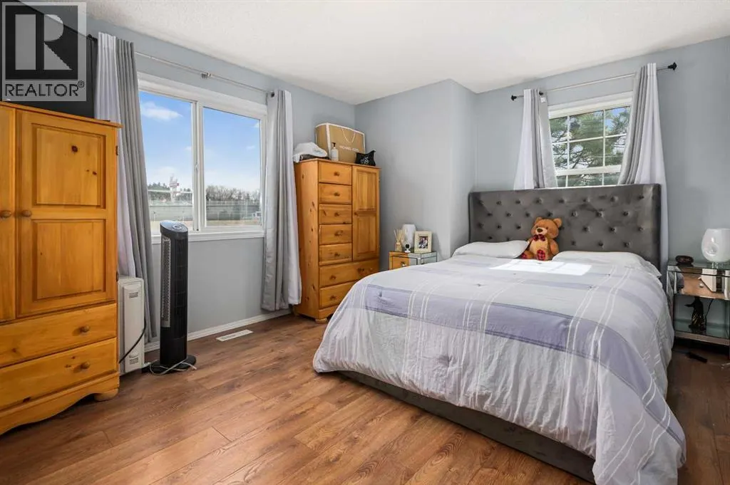 53 Tuscany Springs Gardens NW