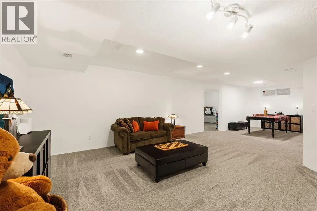 115 Cougar Plateau Circle SW