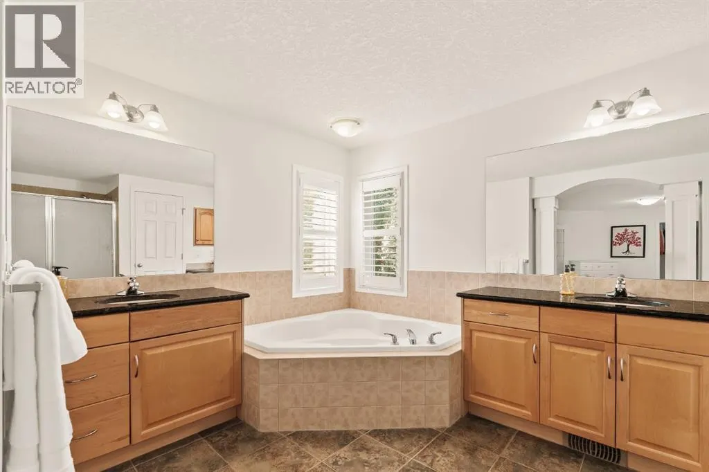 115 Cougar Plateau Circle SW