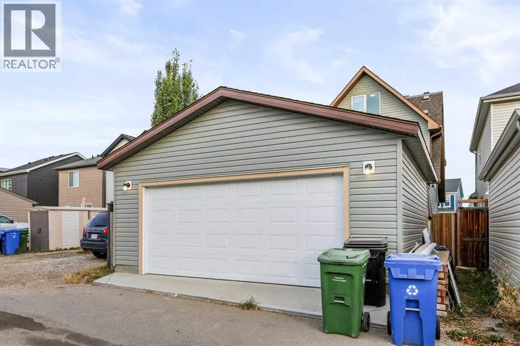 160 Copperpond Rise SE
