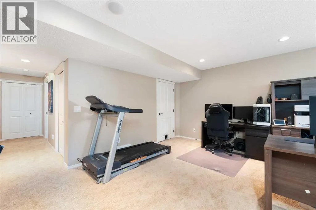 81 Tuscany Ravine Crescent NW