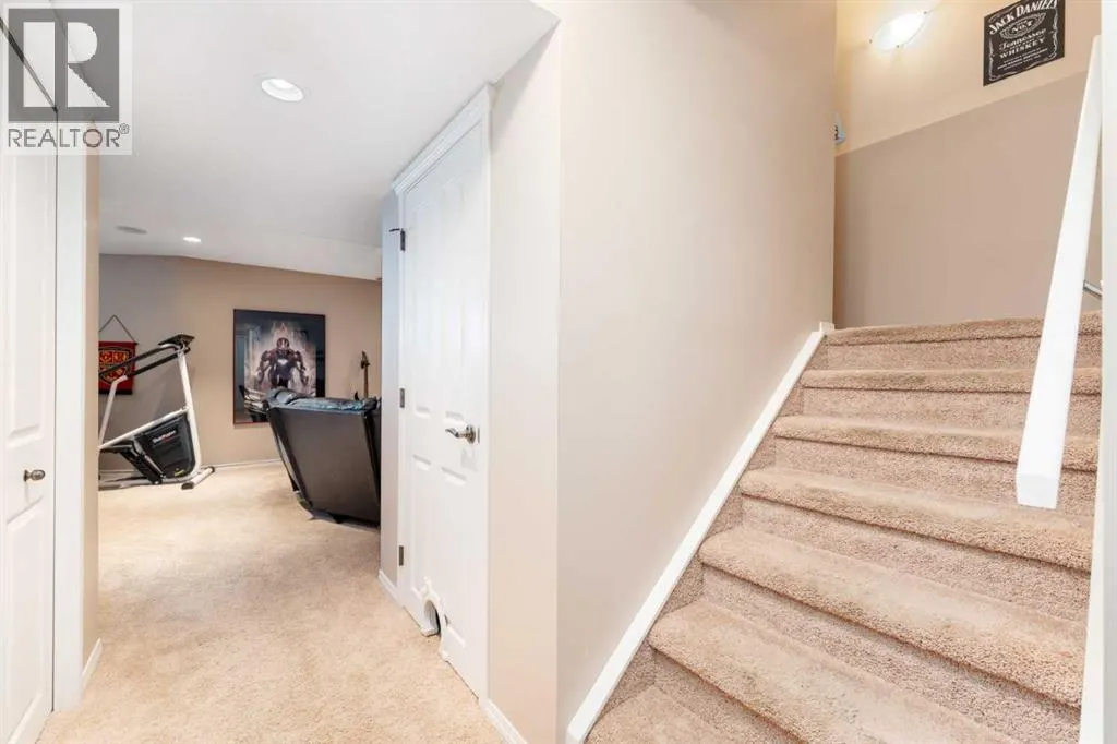 81 Tuscany Ravine Crescent NW