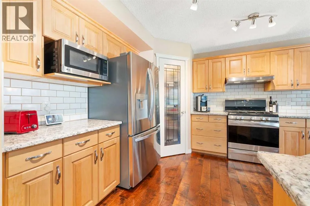 81 Tuscany Ravine Crescent NW