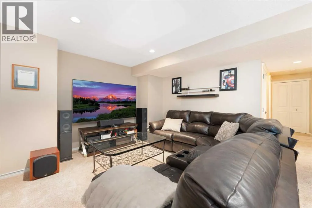 81 Tuscany Ravine Crescent NW