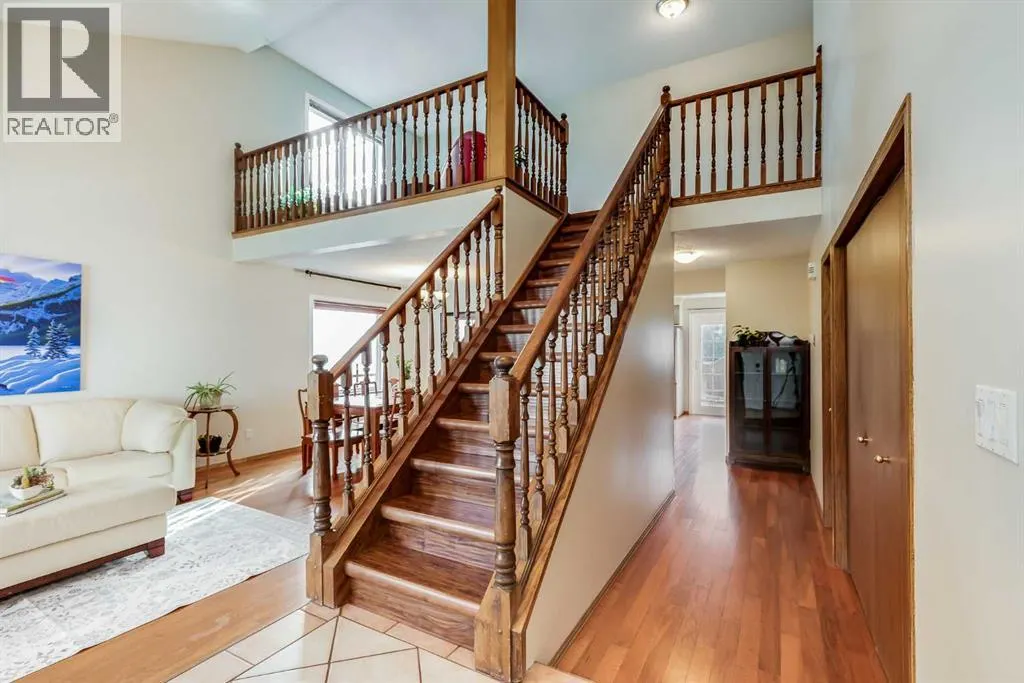 347 Hawkcliff Way NW