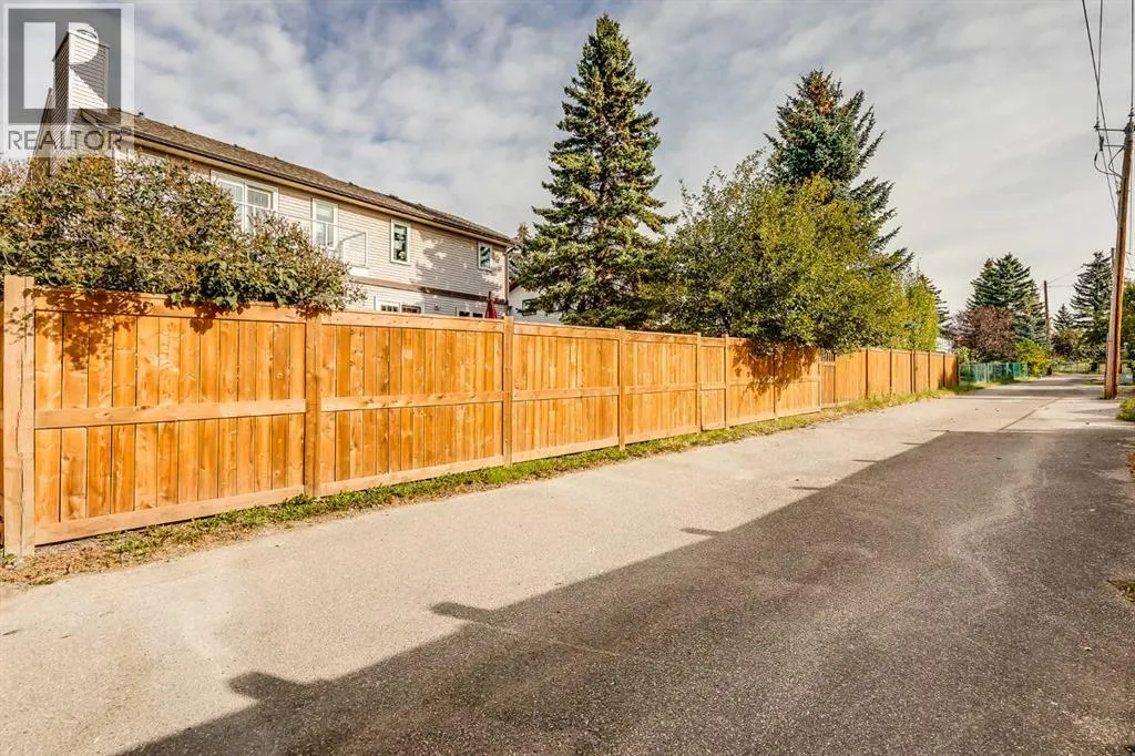 347 Hawkcliff Way NW