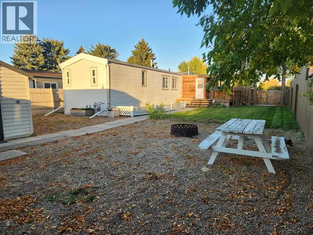 6228 49 St
