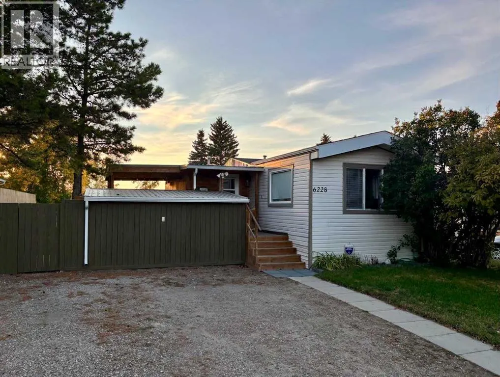6228 49 St