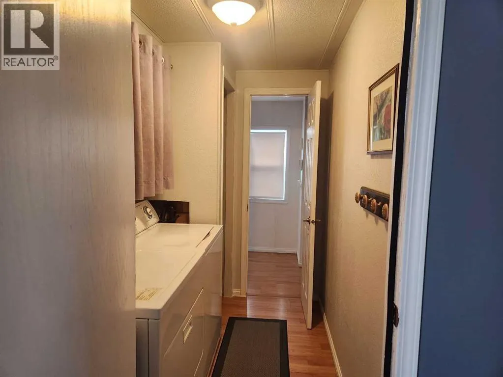 6228 49 St