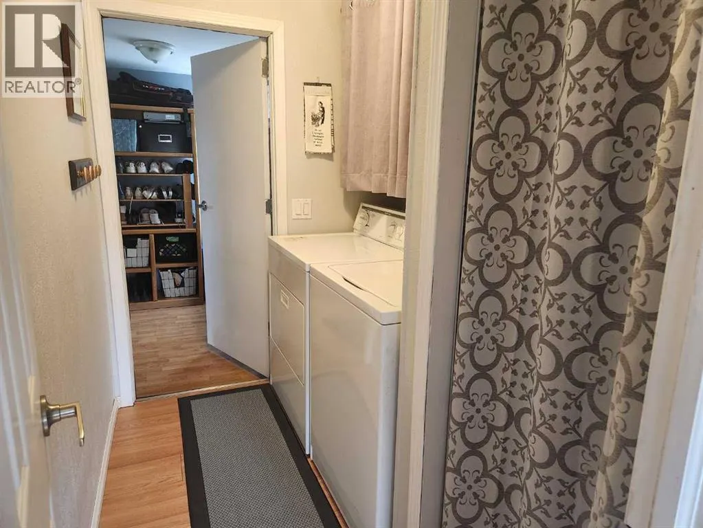6228 49 St