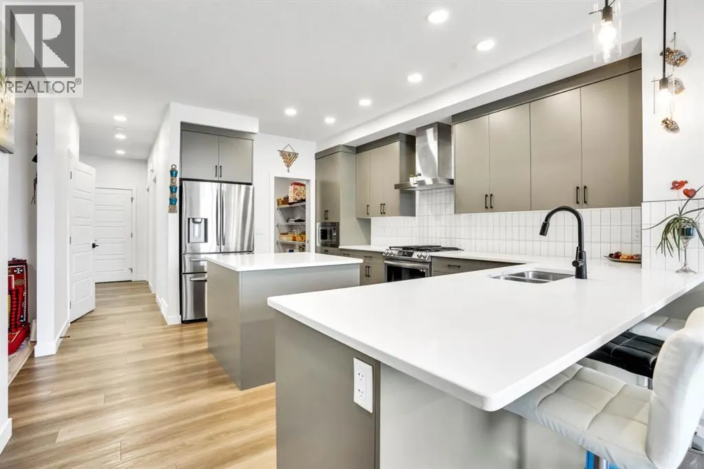 353 Walcrest View SE