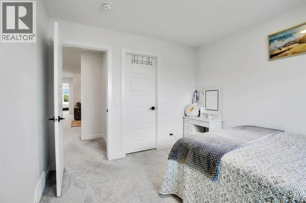 353 Walcrest View SE