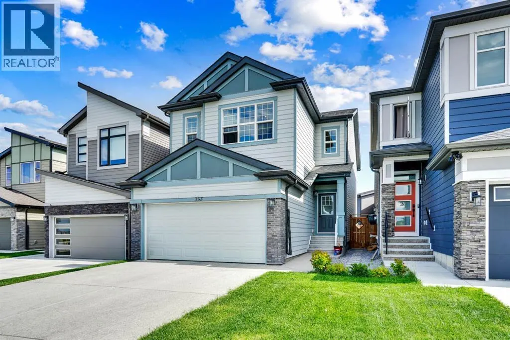 353 Walcrest View SE
