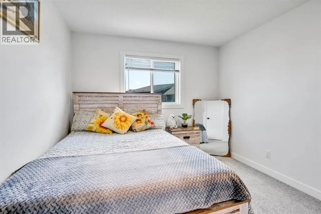 353 Walcrest View SE
