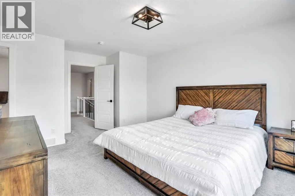 353 Walcrest View SE