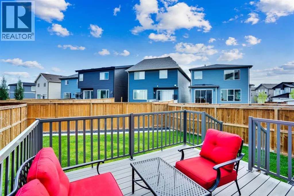 353 Walcrest View SE