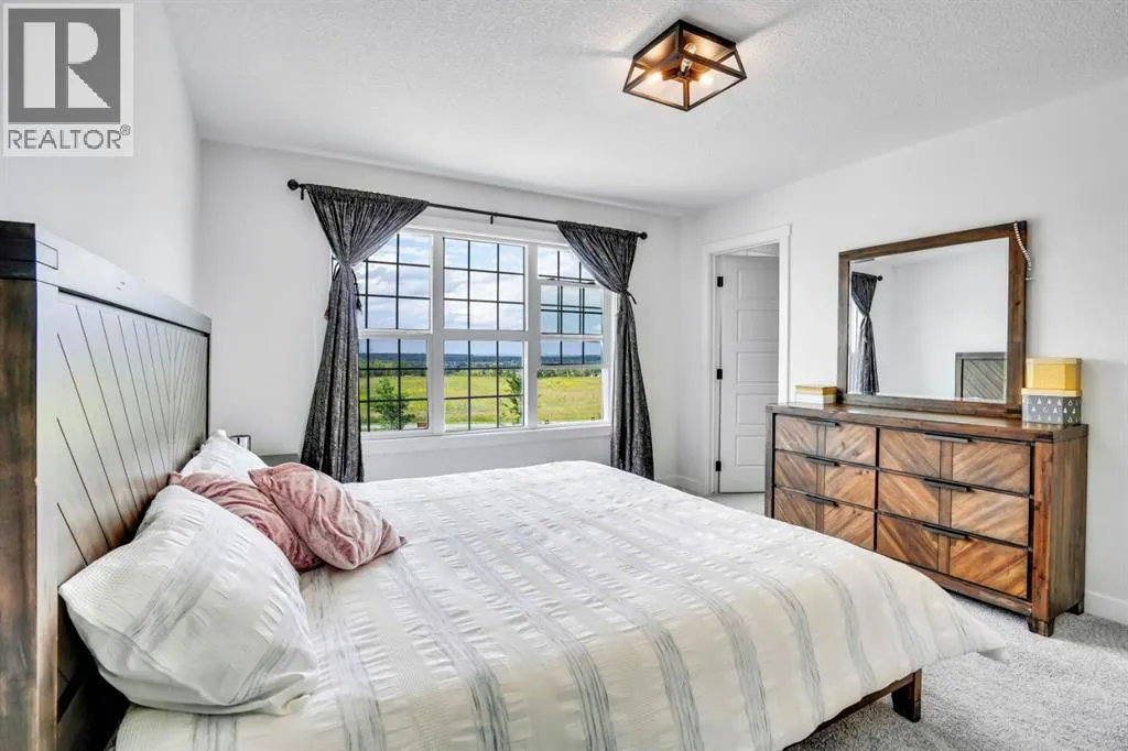353 Walcrest View SE