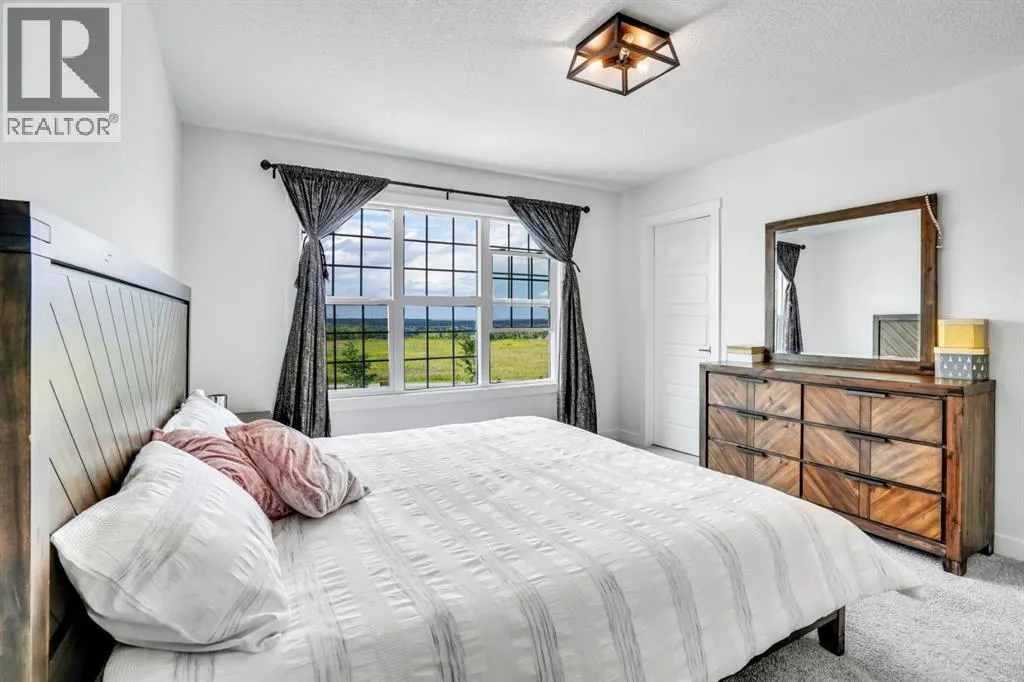 353 Walcrest View SE