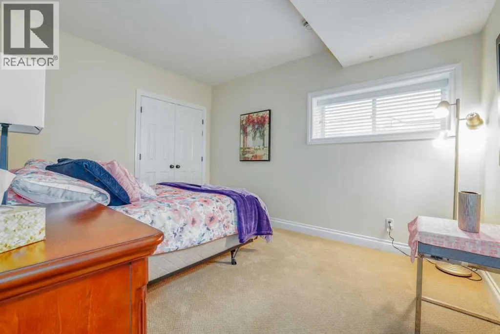 462 Crystal Green Manor