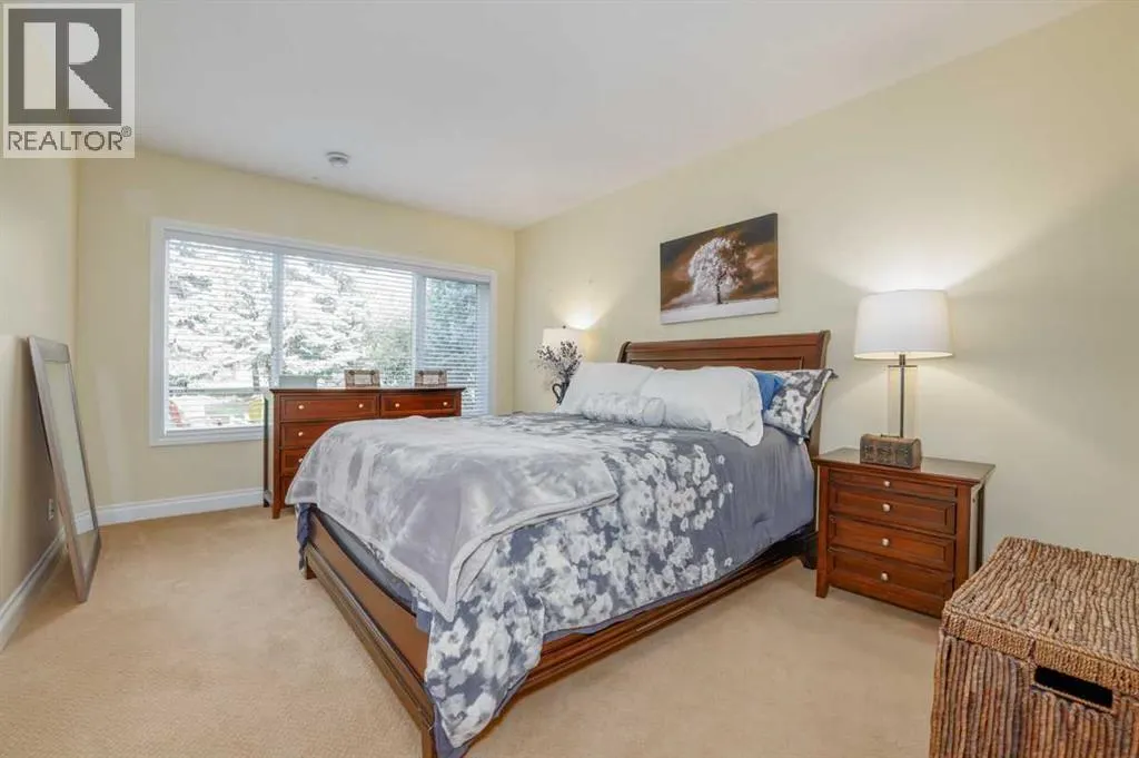 462 Crystal Green Manor
