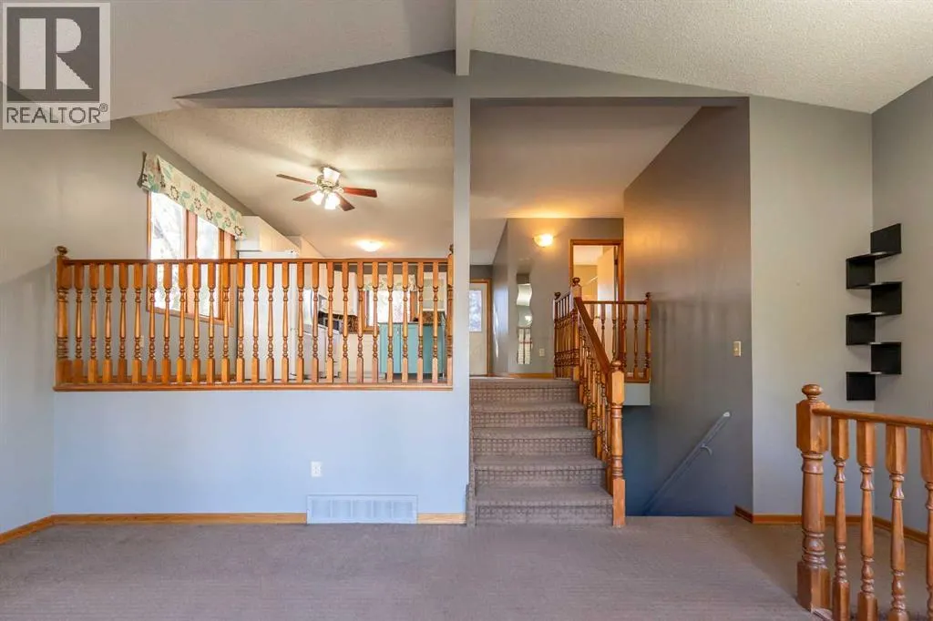 897 Red Crow Boulevard W