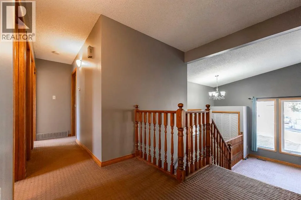 897 Red Crow Boulevard W
