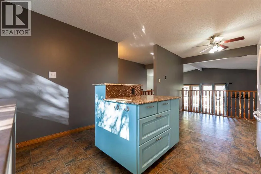 897 Red Crow Boulevard W