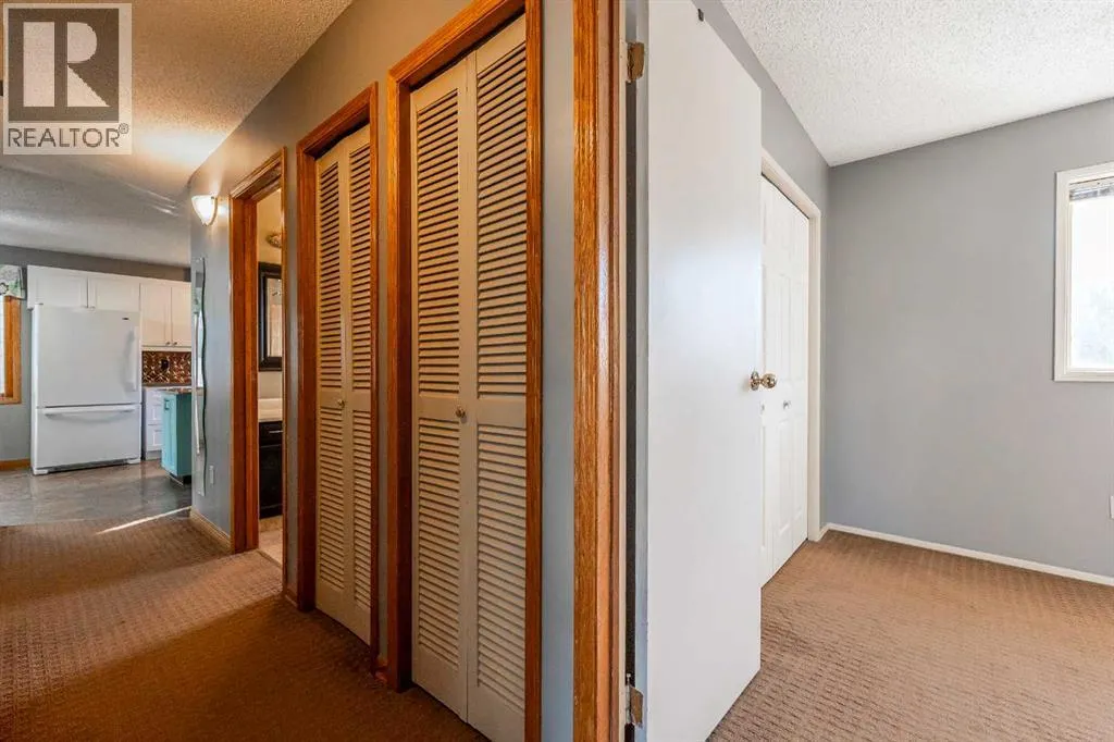 897 Red Crow Boulevard W
