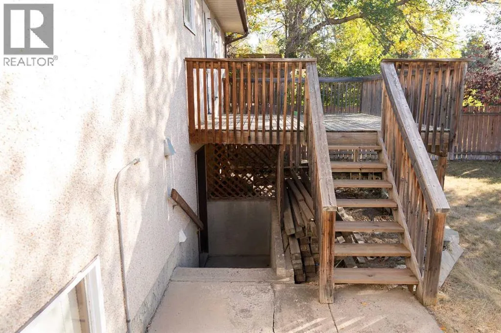 897 Red Crow Boulevard W
