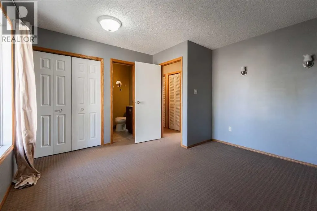 897 Red Crow Boulevard W