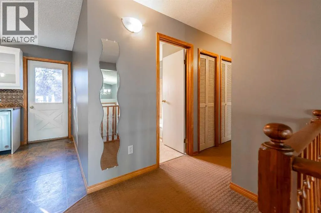 897 Red Crow Boulevard W