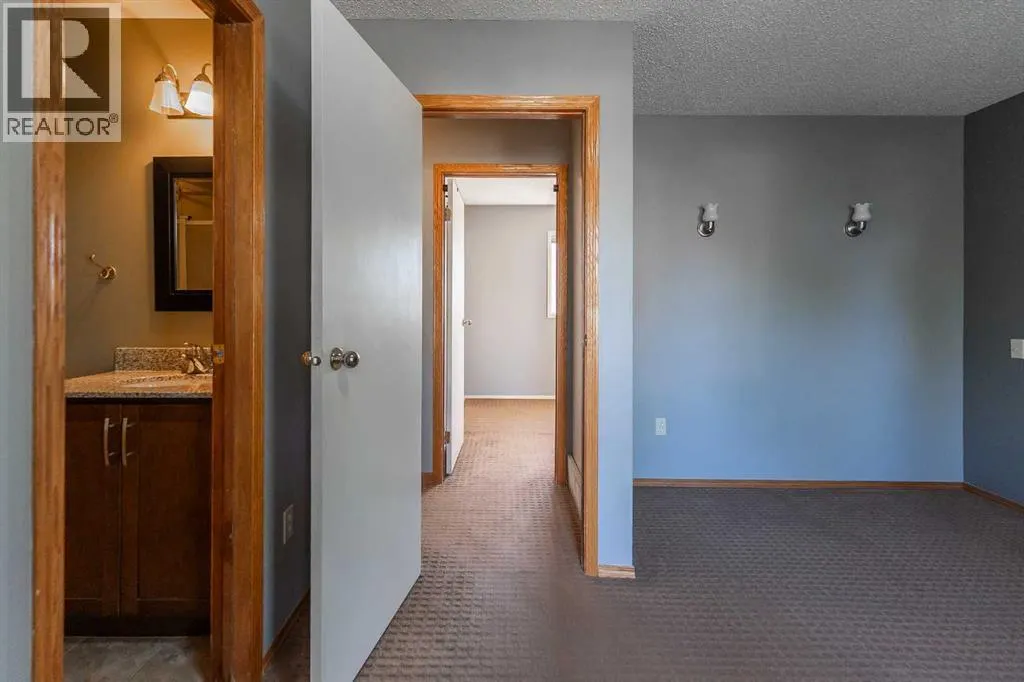 897 Red Crow Boulevard W