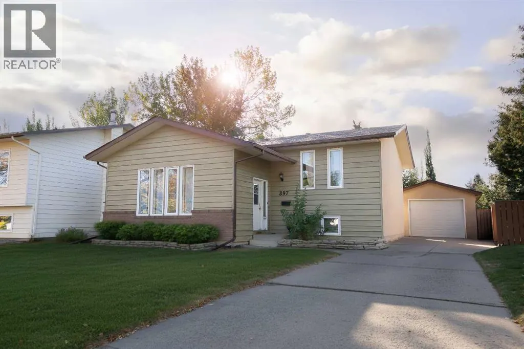 897 Red Crow Boulevard W
