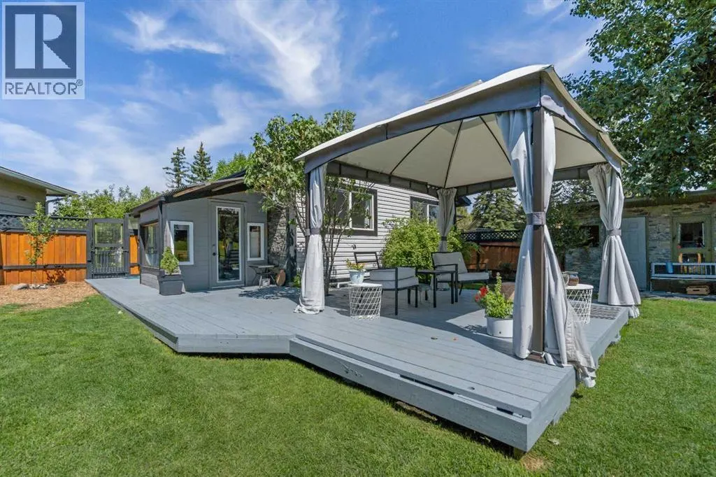 136 Ranchview Court NW