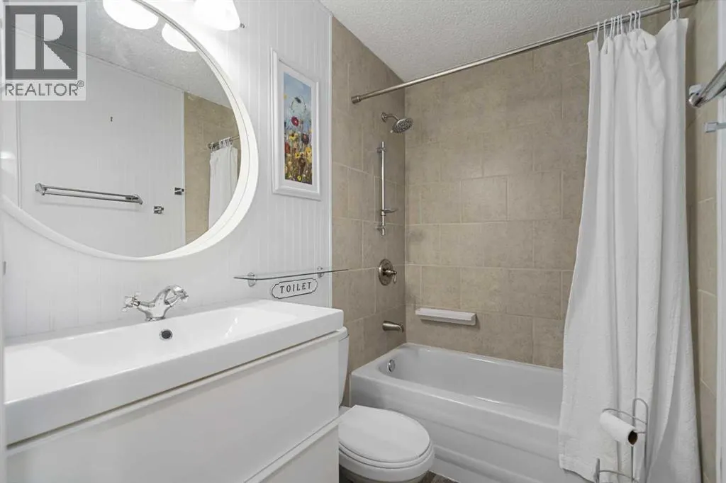136 Ranchview Court NW