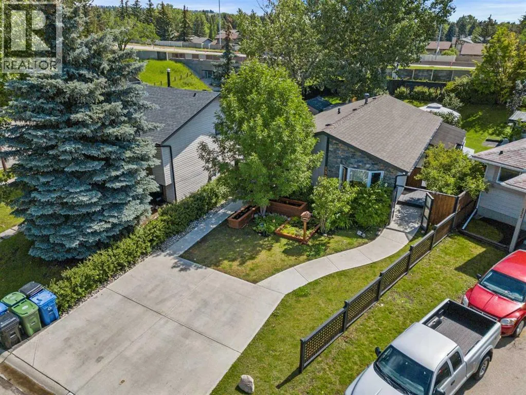 136 Ranchview Court NW