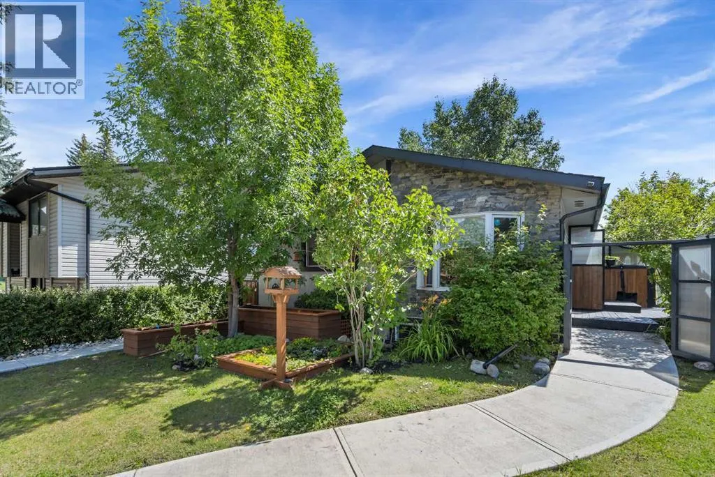 136 Ranchview Court NW